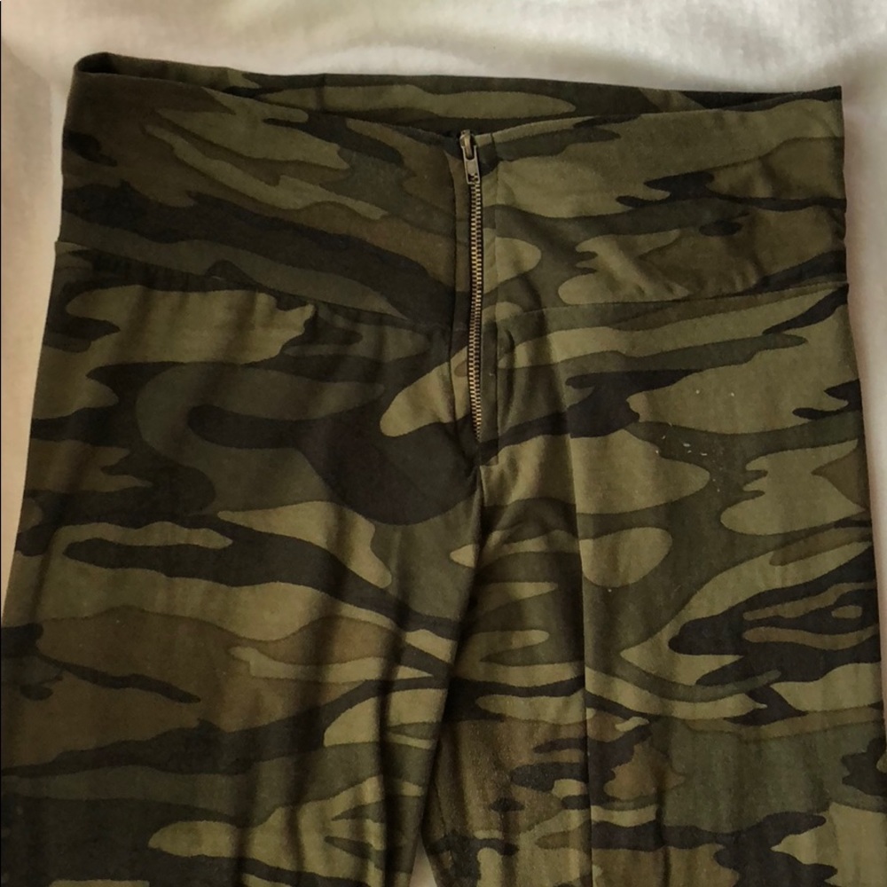 Camo leggings